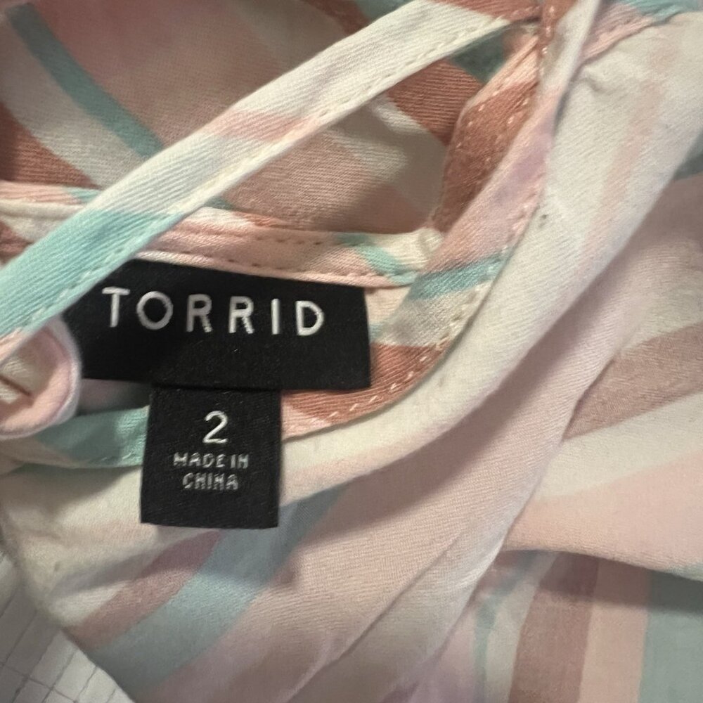 Torrid 2 BABYDOLL Top Challis Stripe Pink Plus Size 2X V Neck Sharkbite Hem - Picture 6 of 12